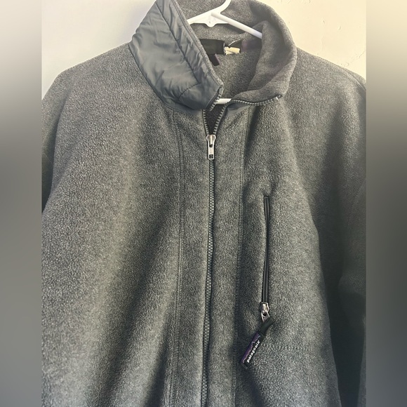 Patagonia charcoal gray full zip fleece - Picture 2 of 4